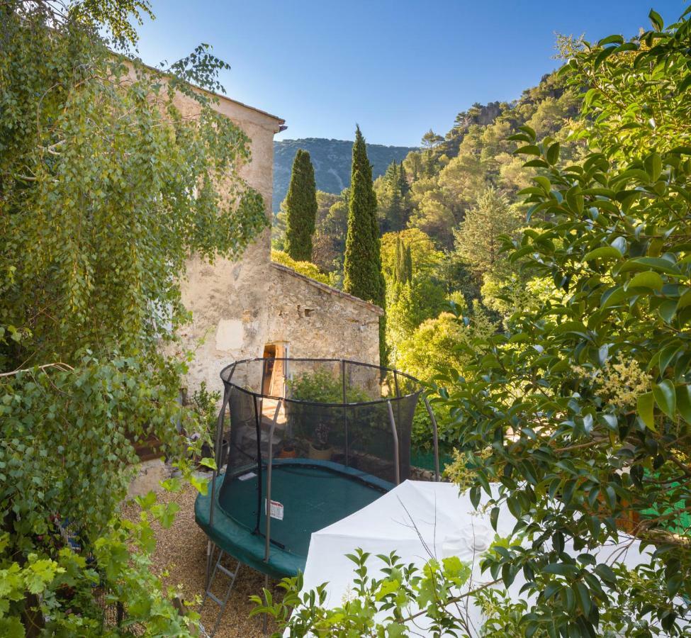Vila Gite Du Chant Des Oiseaux Saint-Guilhem-le-Desert Exteriér fotografie